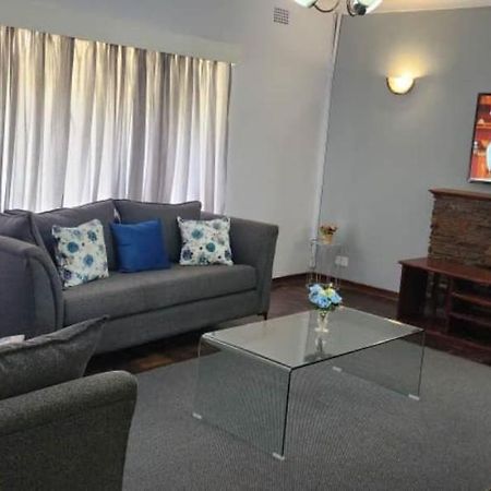 Lovely 3 Bed In Mount Pleasant - 2153 Harare Exterior foto