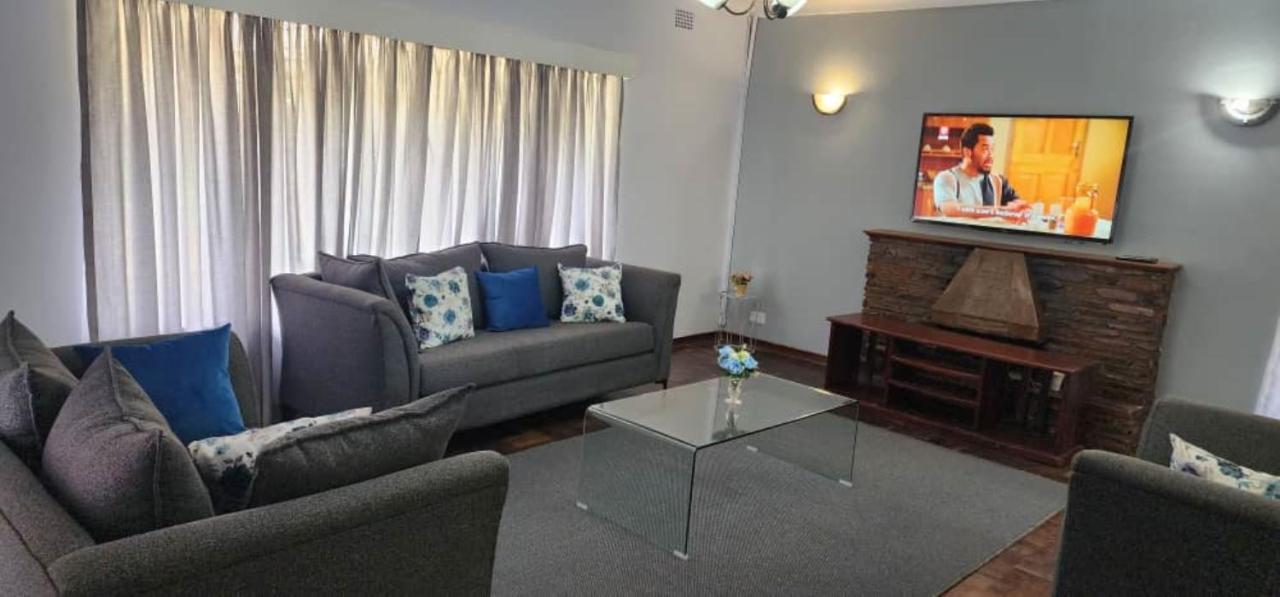 Lovely 3 Bed In Mount Pleasant - 2153 Harare Exterior foto
